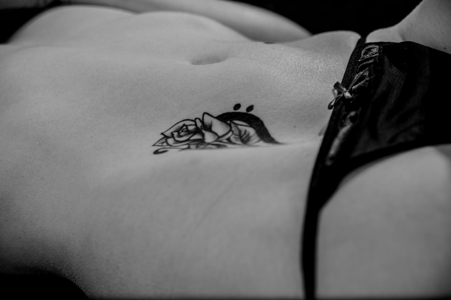 ženské telo, tetovanie